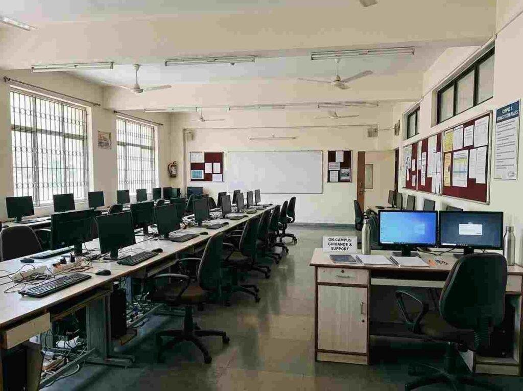 Ai generated image of offline on campus course teaching class room - Skillmodex Academy